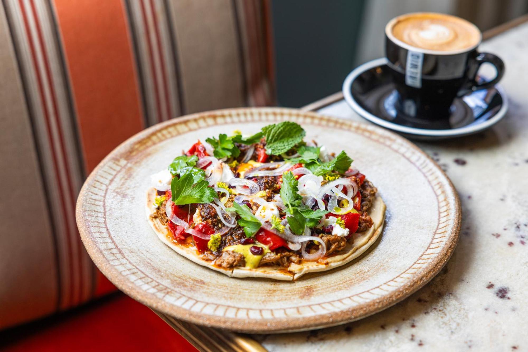 Ovolo The Valley Brisbane Exterior foto A vegan pizza at the restaurant