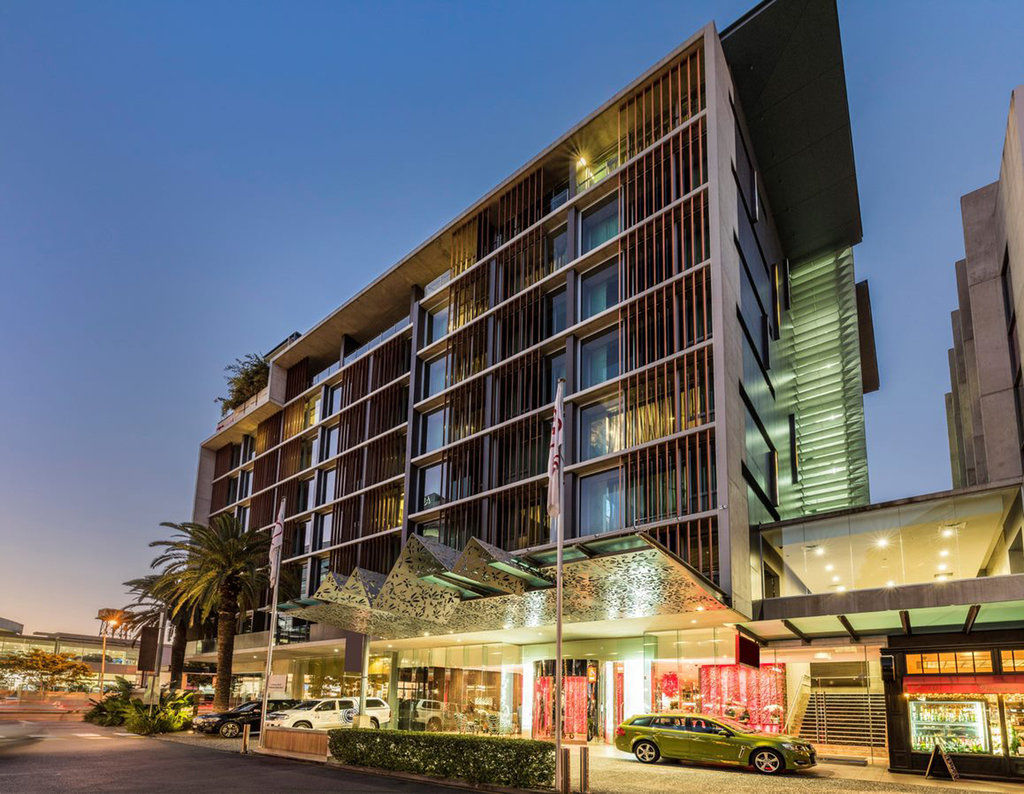 Ovolo The Valley Brisbane Exterior foto The hotel at night